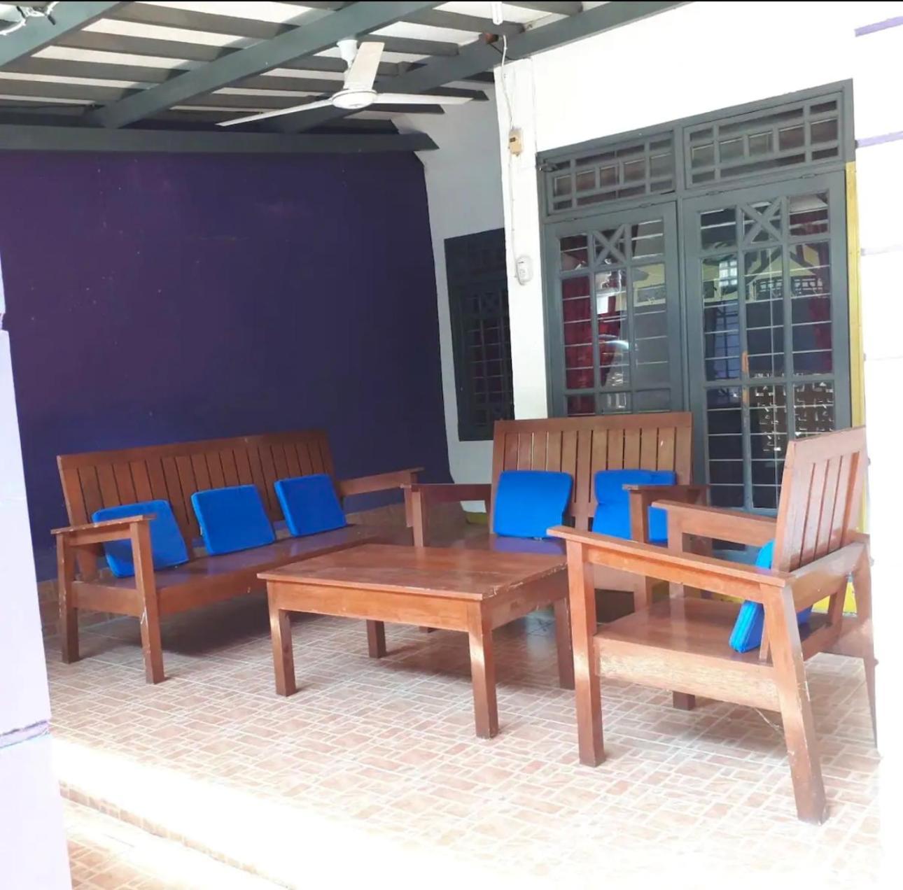 Appartamento Kj Purple House Senggigi Esterno foto