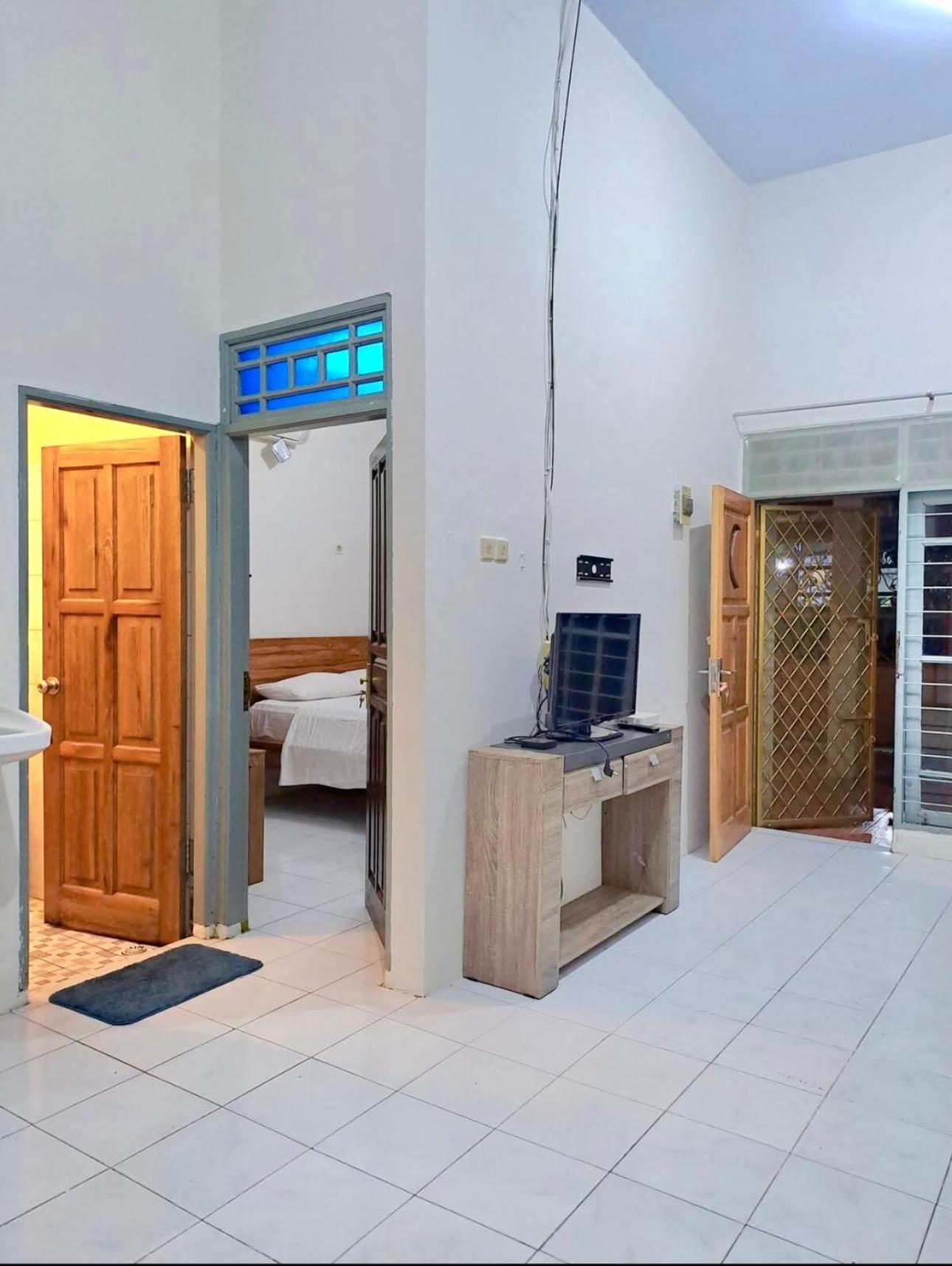 Appartamento Kj Purple House Senggigi Esterno foto